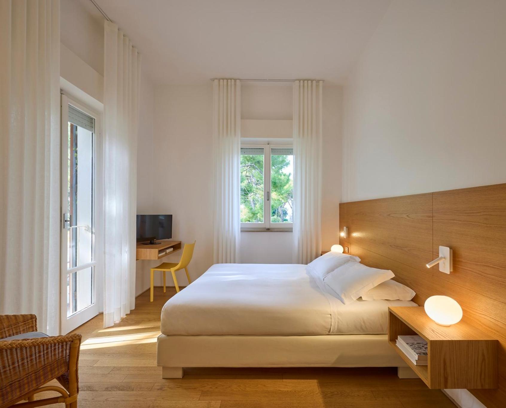 Hotel Emilia Ancona Bagian luar foto