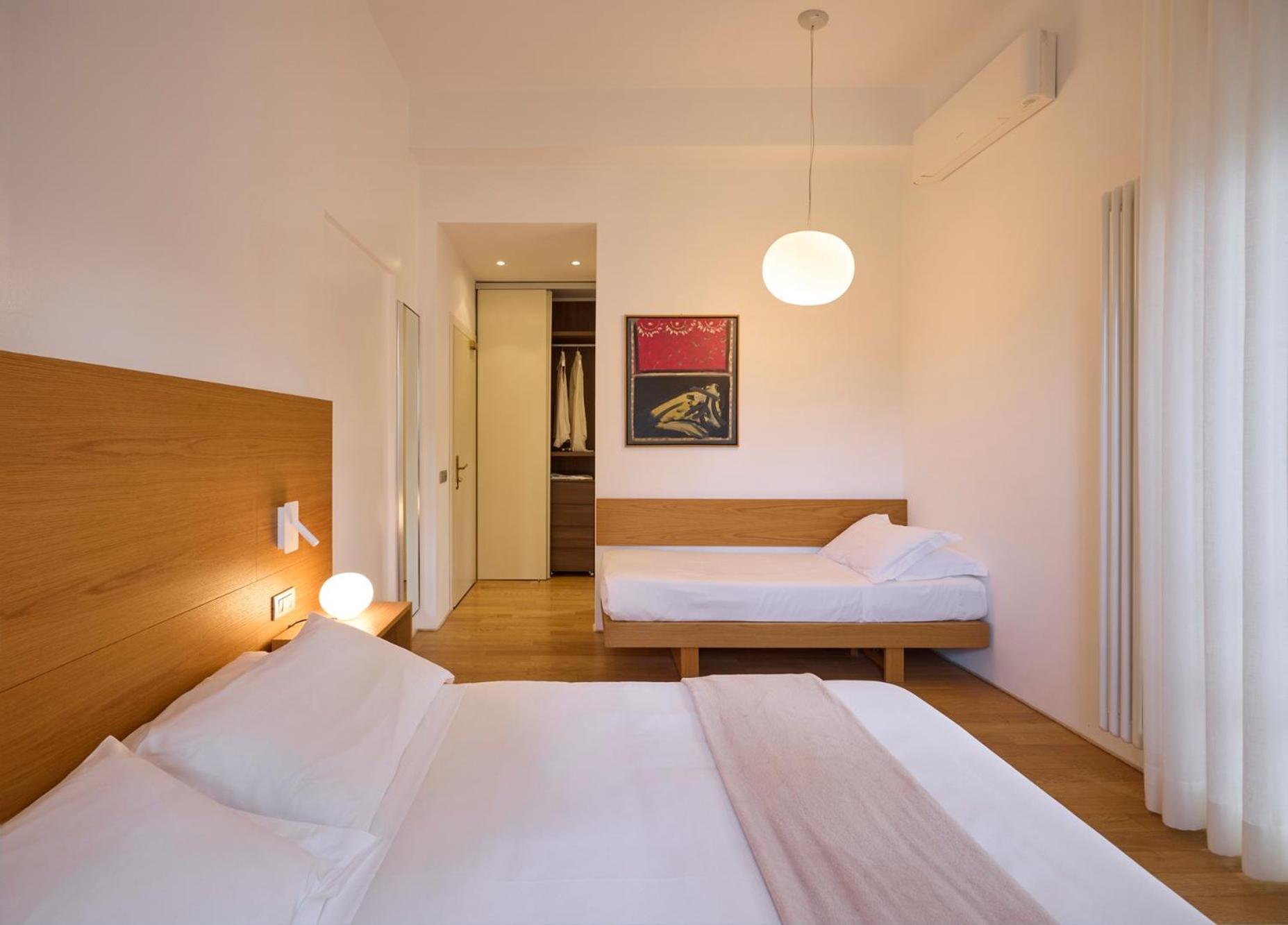 Hotel Emilia Ancona Bagian luar foto