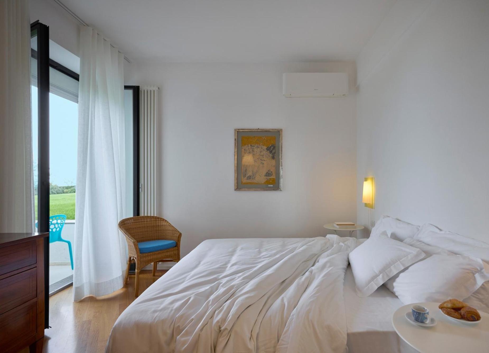 Hotel Emilia Ancona Bagian luar foto