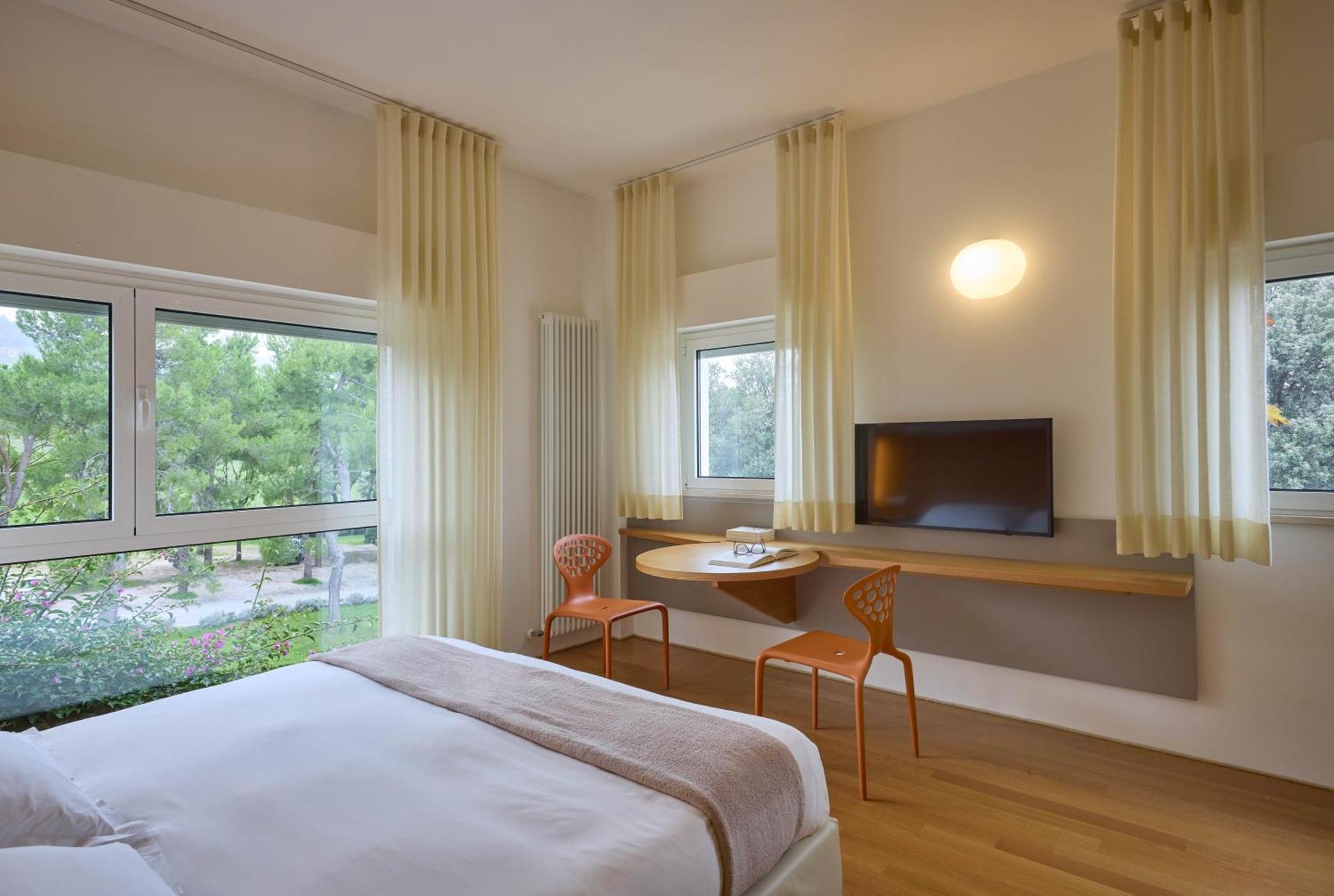 Hotel Emilia Ancona Bagian luar foto